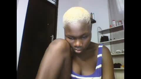 sexqueen02 online show from March 3, 7:15 am
