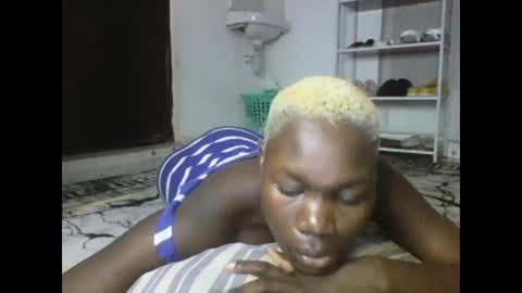 sexqueen02 online show from March 2, 6:57 pm