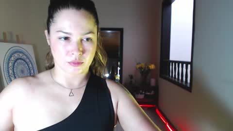 Snapshot of sexwwoman chatting on March 7, 10:32 pm CHIARA online show from March 7, 10:32 pm