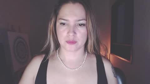 Snapshot of sexwwoman chatting on January 5, 1:24 am CHIARA online show from January 5, 1:24 am