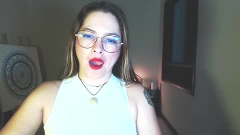 Snapshot of sexwwoman chatting on February 8, 1:54 am CHIARA online show from February 8, 1:54 am