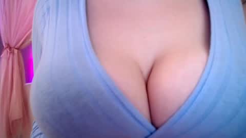 Snapshot of sexxxyprincess chatting on February 23, 3:07 am Princess online show from February 23, 3:07 am