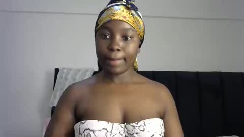 Snapshot of sexxy_buty chatting on September 10, 6:52 pm sexxy_buty online show from September 10, 6:52 pm
