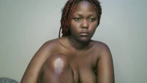 Snapshot of sexxy_lynne chatting on September 15, 2:09 am sexxy_lynne online show from September 15, 2:09 am