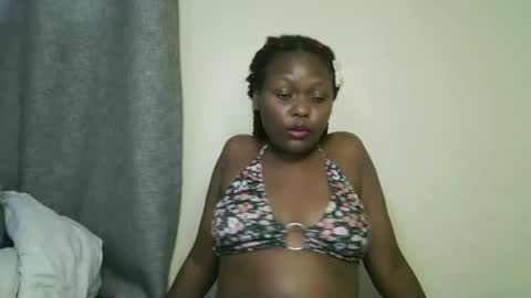 Snapshot of sexxy_lynne chatting on September 17, 1:42 pm sexxy_lynne online show from September 17, 1:42 pm