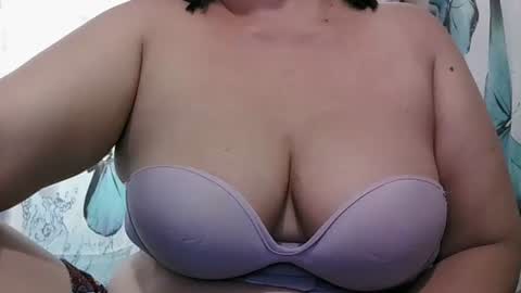 misslovely j online show from January 14, 8:52 am