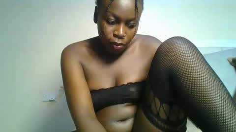 Snapshot of sexxyivy chatting on February 15, 1:53 am ivy online show from February 15, 1:53 am