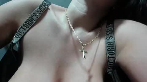 Snapshot of sexxymeriemm chatting on March 8, 11:18 pm sexxymeriemm online show from March 8, 11:18 pm