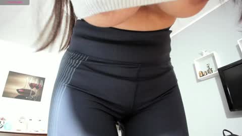 Snapshot of sexxymeriemm chatting on February 7, 11:12 am sexxymeriemm online show from February 7, 11:12 am