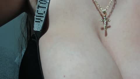 Snapshot of sexxymeriemm chatting on December 20, 11:21 am sexxymeriemm online show from December 20, 11:21 am