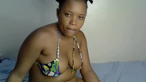 sexxythea_ online show from October 28, 8:57 pm