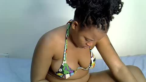 sexxythea_ online show from October 11, 8:33 pm