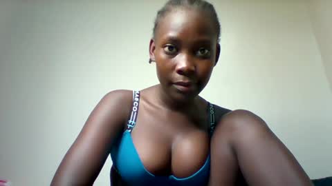 Snapshot of sexxyvajaina chatting on December 6, 12:23 am sexxyvajaina online show from December 6, 12:23 am