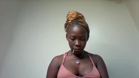 Snapshot of sexxyvajaina chatting on February 4, 10:10 am sexxyvajaina online show from February 4, 10:10 am