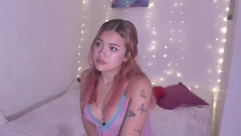 Snapshot of sexy_and_naughty_girl chatting on January 9, 3:58 am Lucy Annyy online show from January 9, 3:58 am