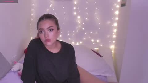Snapshot of sexy_and_naughty_girl chatting on January 11, 12:44 am Lucy Annyy online show from January 11, 12:44 am