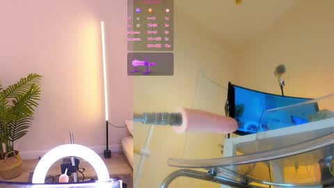 Snapshot of sexy_blonde_doll chatting on October 4, 1:44 am Lina online show from October 4, 1:44 am