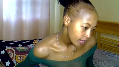 Snapshot of sexy_bluegirl chatting on February 12, 7:55 am sexy_bluegirl online show from February 12, 7:55 am