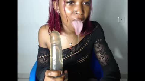 Snapshot of sexy_bluey247 chatting on October 31, 5:17 pm sexy_bluey247 online show from October 31, 5:17 pm