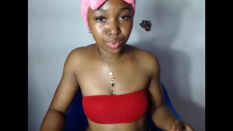 Snapshot of sexy_bluey247 chatting on October 28, 10:21 am sexy_bluey247 online show from October 28, 10:21 am