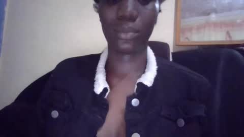 Snapshot of sexy_butty01 chatting on October 17, 1:09 am sexy_butty01 online show from October 17, 1:09 am