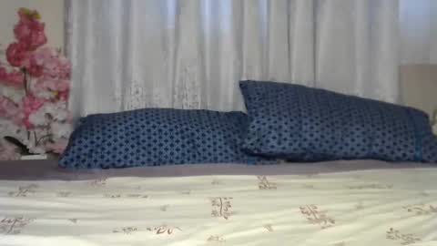 Snapshot of sexy_caramel8 chatting on October 6, 7:36 am sexy_caramel8 online show from October 6, 7:36 am