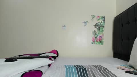 Snapshot of sexy_celena chatting on February 6, 7:29 pm Celena Selena online show from February 6, 7:29 pm