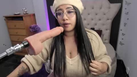 Snapshot of sexy_cristall chatting on October 17, 2:15 am C R I S T A L online show from October 17, 2:15 am