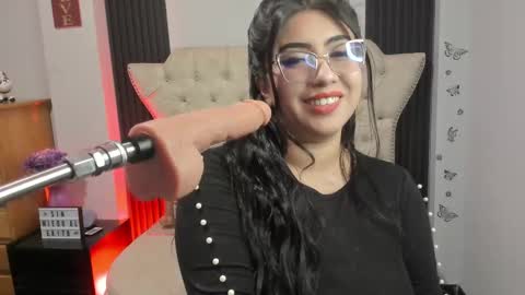 Snapshot of sexy_cristall chatting on October 3, 1:54 am C R I S T A L online show from October 3, 1:54 am