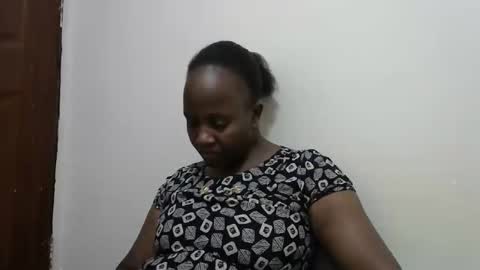 Sweet Dee online show from May 1, 5:21 am