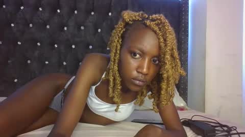 Snapshot of sexy_ebony_nica chatting on January 19, 10:06 am sexy_ebony_nica online show from January 19, 10:06 am
