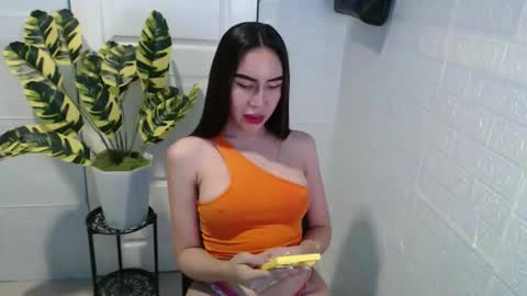 Snapshot of sexy_emily92 chatting on September 22, 8:51 pm sexy_emily92 online show from September 22, 8:51 pm