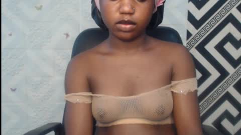 Snapshot of sexy_floral chatting on October 7, 11:47 am Angela online show from October 7, 11:47 am