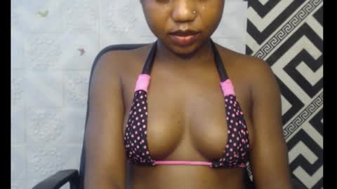 Snapshot of sexy_floral chatting on October 28, 8:46 pm Angela online show from October 28, 8:46 pm