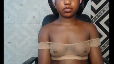 Snapshot of sexy_floral chatting on October 27, 8:36 pm Angela online show from October 27, 8:36 pm