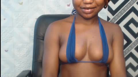 Snapshot of sexy_floral chatting on October 8, 11:47 am Angela online show from October 8, 11:47 am