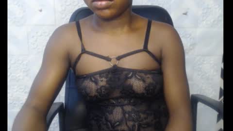 Snapshot of sexy_floral chatting on October 22, 8:03 pm Angela online show from October 22, 8:03 pm