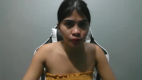 Snapshot of sexy_hot_pussie chatting on February 17, 1:25 am just call me sofia online show from February 17, 1:25 am