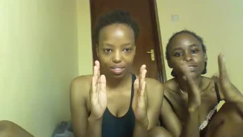 Snapshot of sexy_kaly chatting on September 23, 12:25 pm Sexy kaly online show from September 23, 12:25 pm