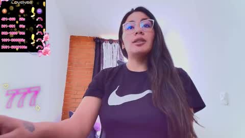 laura  online show from February 3, 4:23 pm