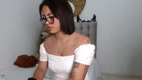 Snapshot of sexy_lia_latina chatting on September 29, 1:22 am Celeste online show from September 29, 1:22 am