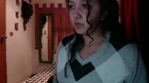 sexy lolas online show from December 9, 5:07 am
