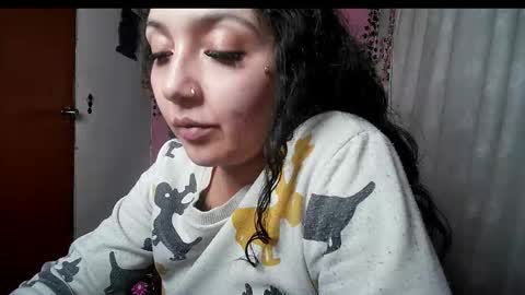 sexy lolas online show from December 3, 1:52 am