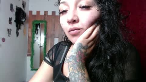 sexy lolas online show from January 18, 11:55 pm
