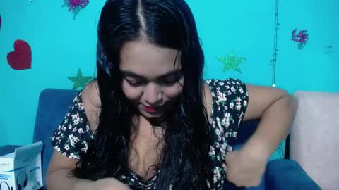 Snapshot of sexy_love_15 chatting on December 21, 4:09 am SIRENA LOVE online show from December 21, 4:09 am