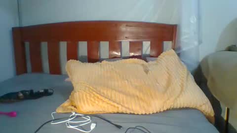sexy_lucy012 online show from January 25, 10:28 pm