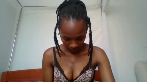 sexy_lucy012 online show from January 25, 12:19 pm