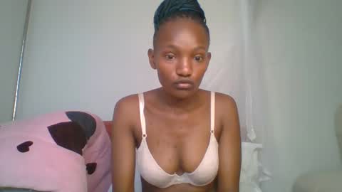 sexy_lucy012 online show from February 8, 1:54 pm