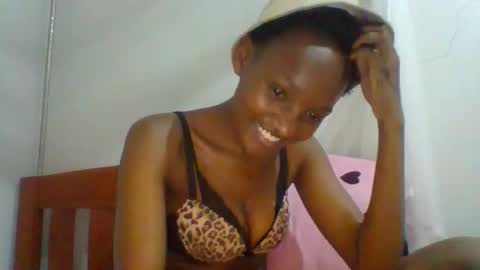 sexy_lucy012 online show from February 3, 12:04 am