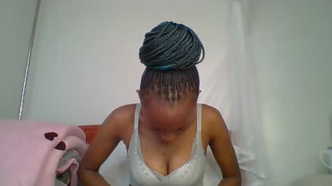 sexy_lucy012 online show from February 12, 11:18 am
